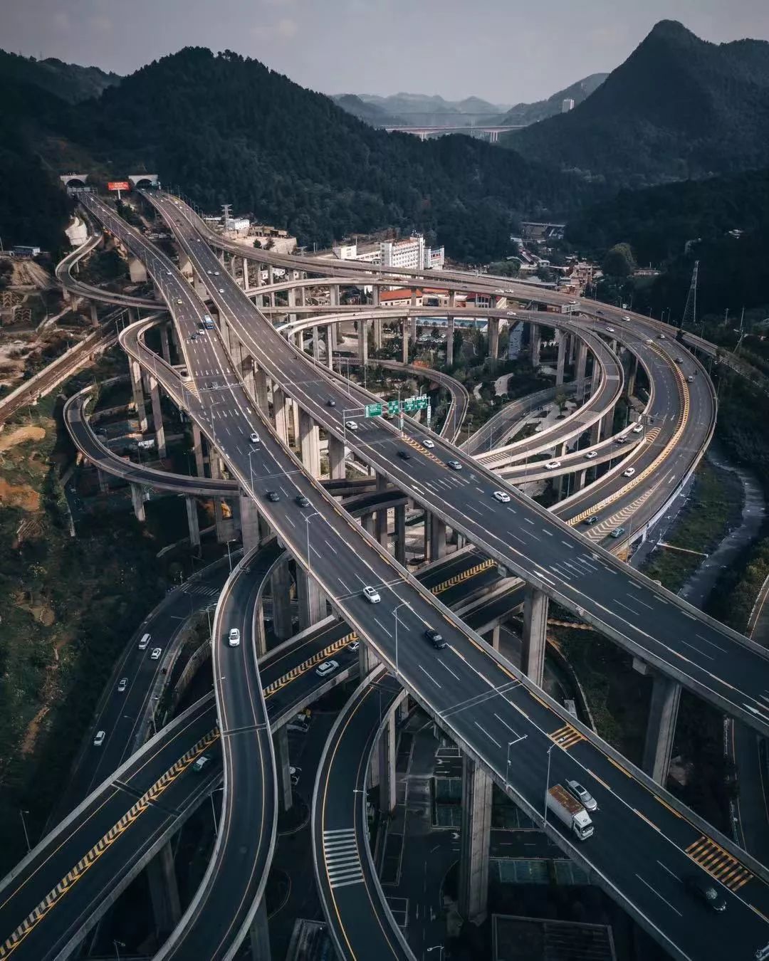 惊艳！日本小哥“约会”最美贵州