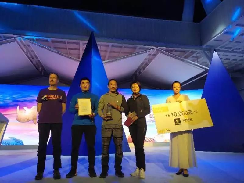 博格达峰登顶记录,李宗利登顶8千米以上的山