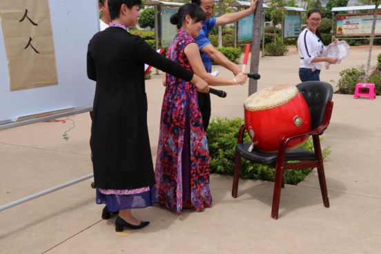 「文化晋宁」开笔启智慧书香润人生——昆阳二小新生的“开笔礼”