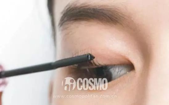 沈梦辰下睫毛,沈梦辰发光卧蚕为什么秒变猴哥