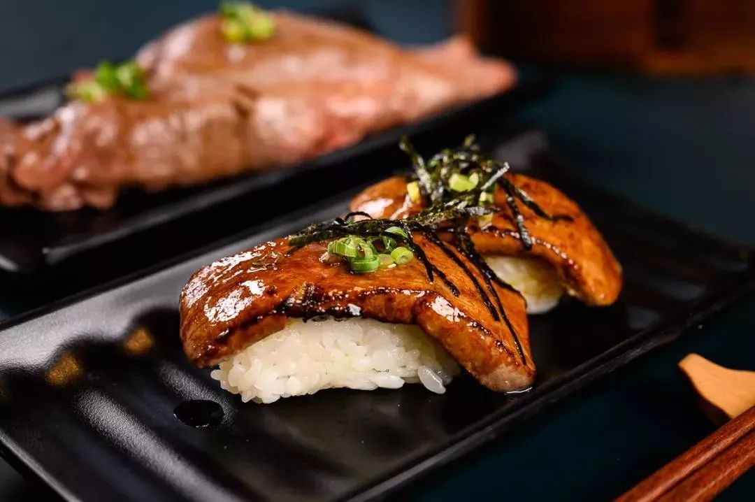 三文鱼为什么价格降不下来,三文鱼为什么不卖活的