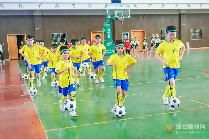 啦啦操足球操,足球比赛啦啦操