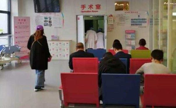 河南孕妇自然受孕生下四胞胎,河南一孕妇意外产子