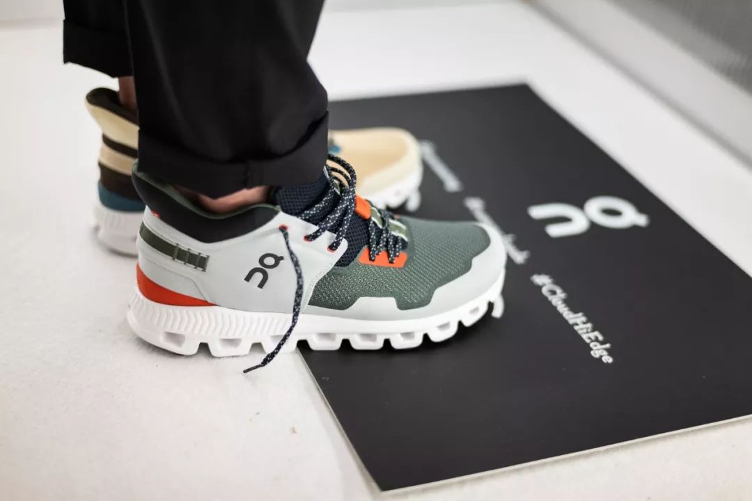 比尔盖茨穿的鞋,比尔盖茨穿的运动鞋品牌