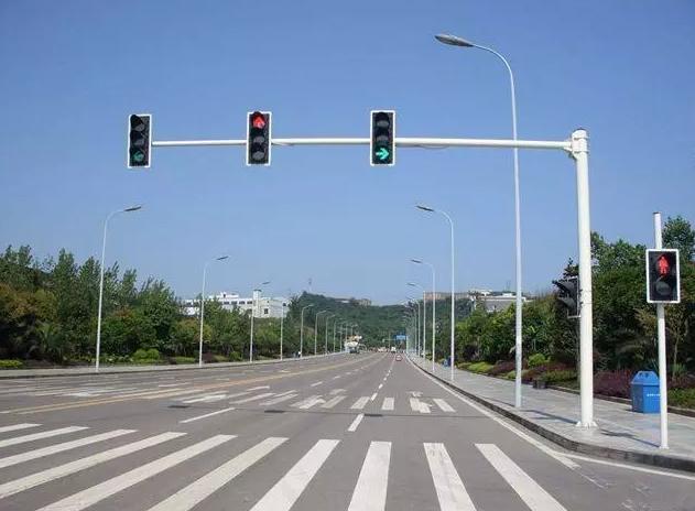 为什么右转不等红灯还被扣3分,右转不用等红灯为什么还要扣六分