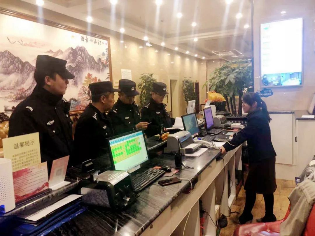 瑗垮畞14瀹跺棣嗚鏇濆厜,瑗垮畞瀹鹃鏇濆厜