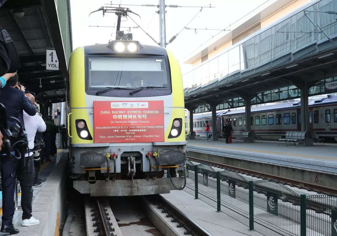 硬核举措推动服务业回暖复苏,激活中国经济新动能的三个着力点