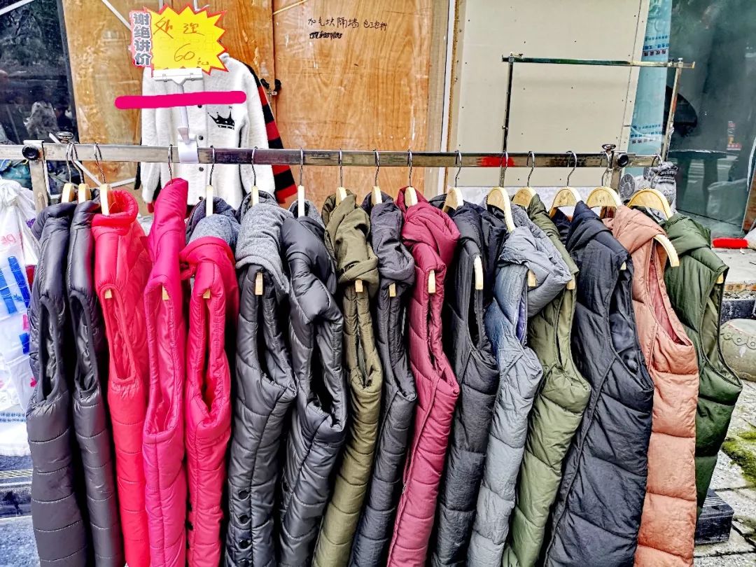 最高卖1.18万的羽绒服却销售冷清!两年多股价涨8倍的波司登“盯上”加拿大鹅了?