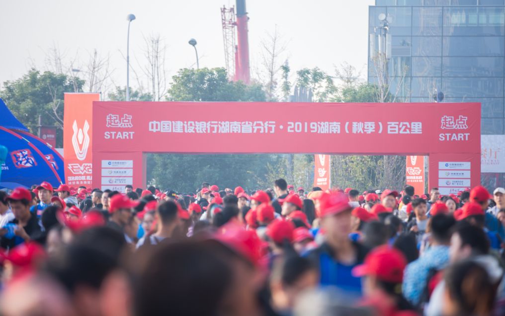 励志320斤的小伙300天减掉120斤,励志305斤小伙500天减128斤