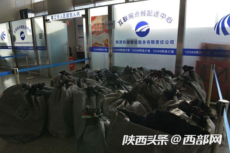 叮你的快递已到达请查收图片,叮你的快递已到达表情包