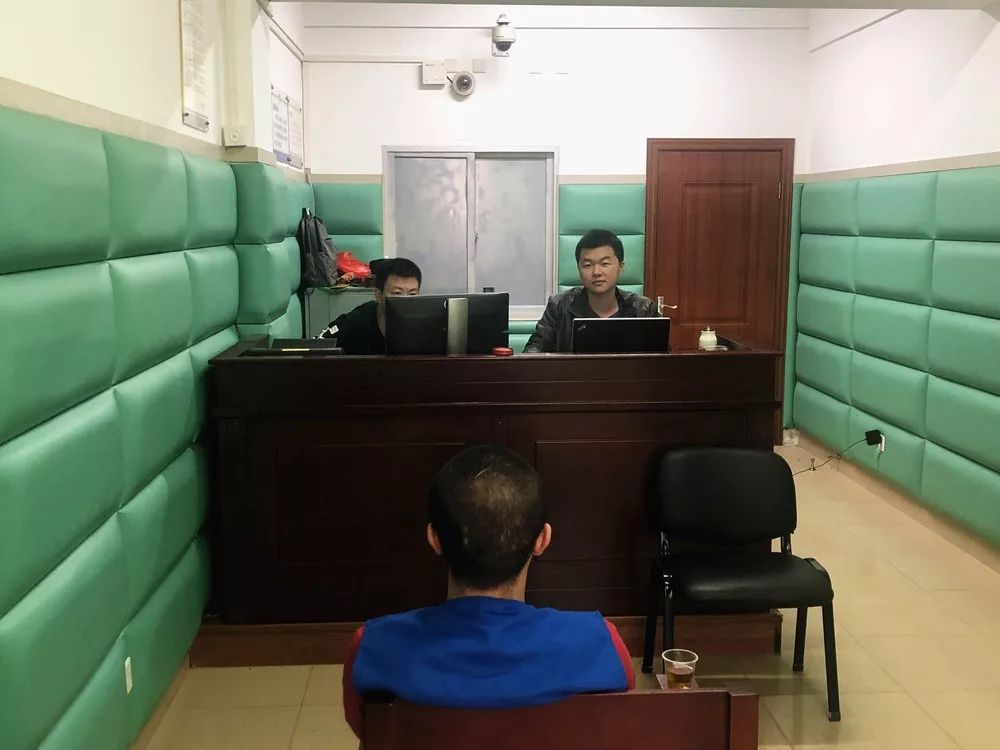 硬气！民警回击“黑社会”威胁：如果怕，我就当不了扫黑刑警