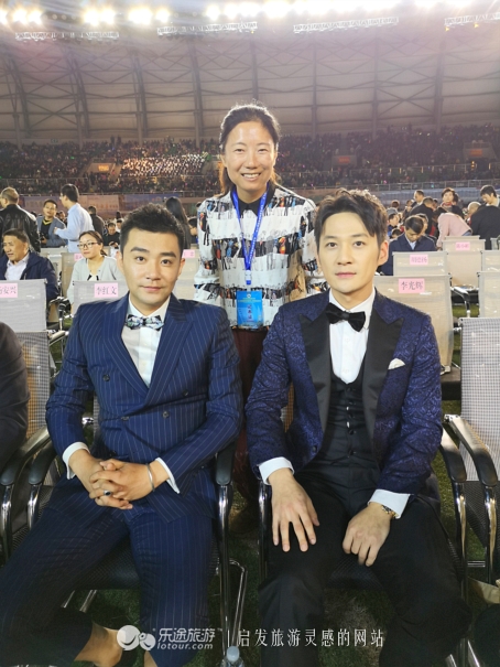 如果你和明星只有一米的距离，如何能求得合影