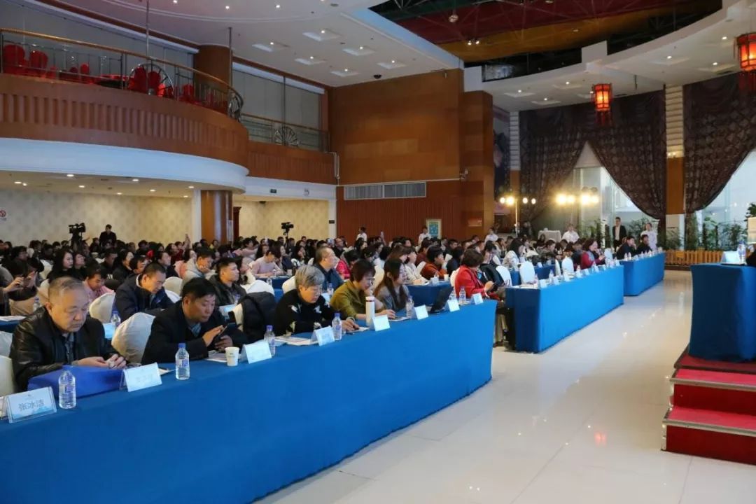 吉林省卫生信息学会眼视光与眼健康管理专业委员会第二届会员代表大会暨眼视光与眼健康高峰论坛圆满召开