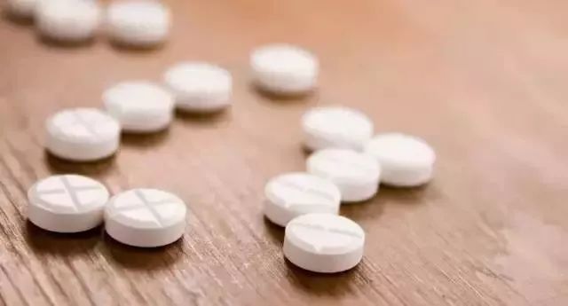 什么情况下刚吃的药会吐出来,为什么吃进去的药不会拉出来