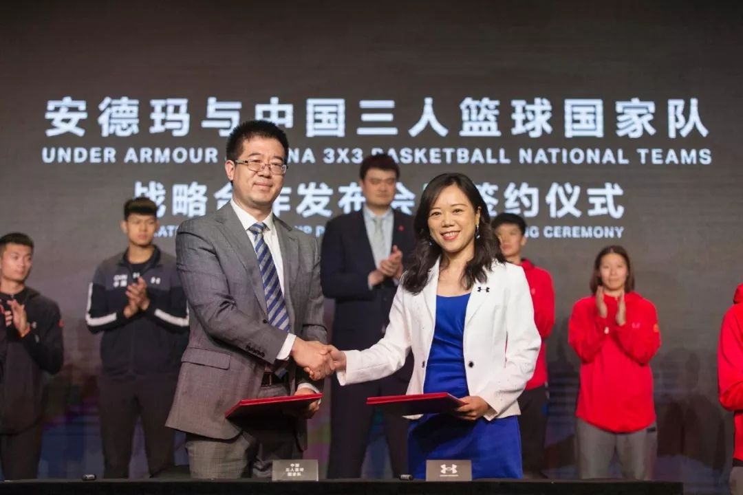 burberry合作的直播平台,burberry社交零售店