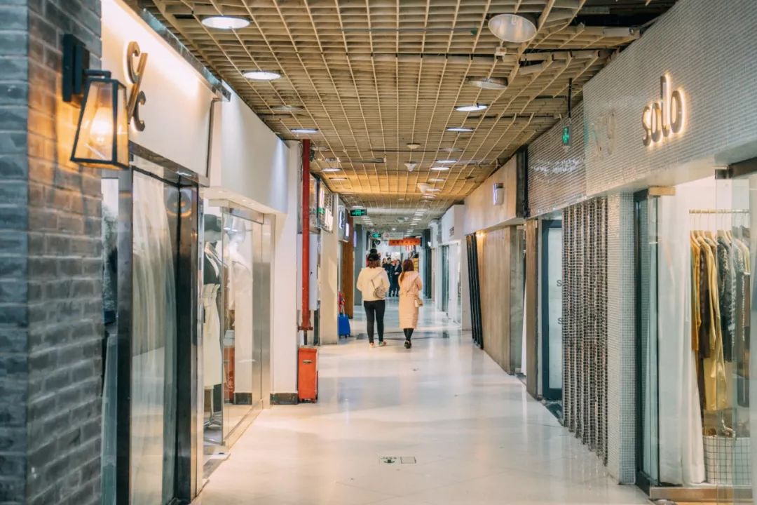 重庆地下商场建议去么,地下商场重庆