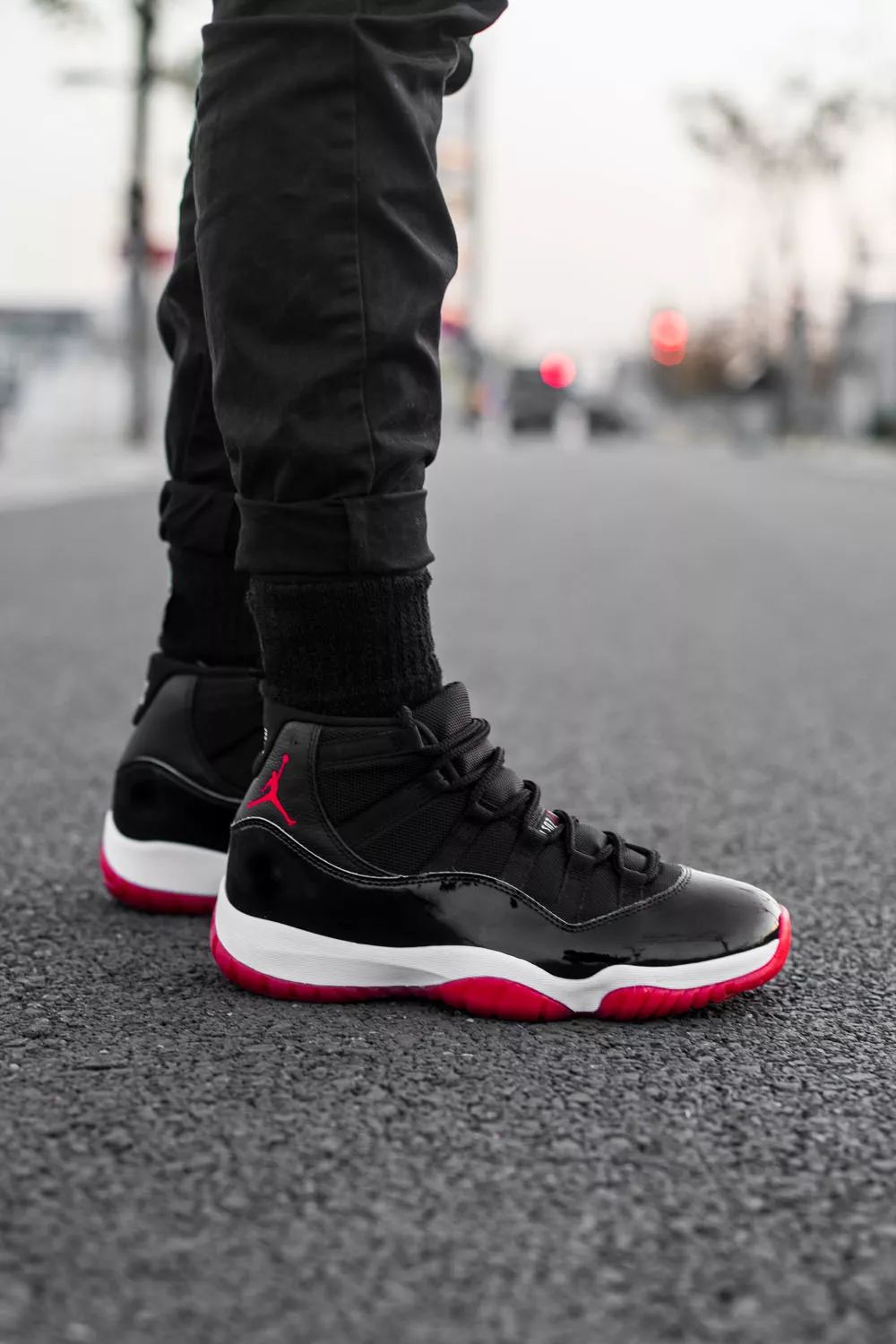 aj11黑红low2017发售,aj1mid万圣节黑红刺绣