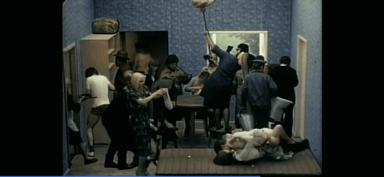 这张图非常火，网友留言说：这个星星就不知道把板凳往前挪一挪吗