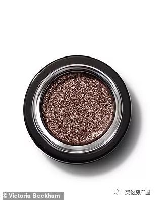 连年血亏！贝嫂公司去年再亏1.14亿，小贝一家这个圣诞怕是过不好了