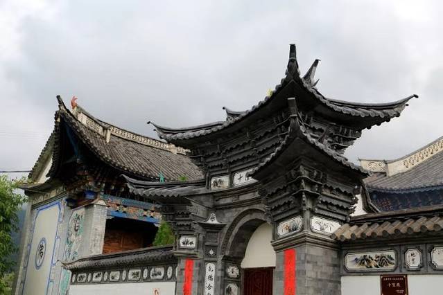 泸沽湖虎跳峡香格里拉怎么坐车,丽江香格里拉泸沽湖虎跳峡