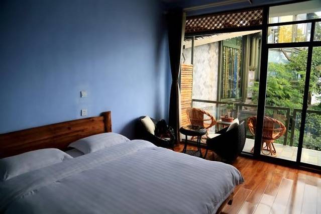 泸沽湖虎跳峡香格里拉怎么坐车,丽江香格里拉泸沽湖虎跳峡