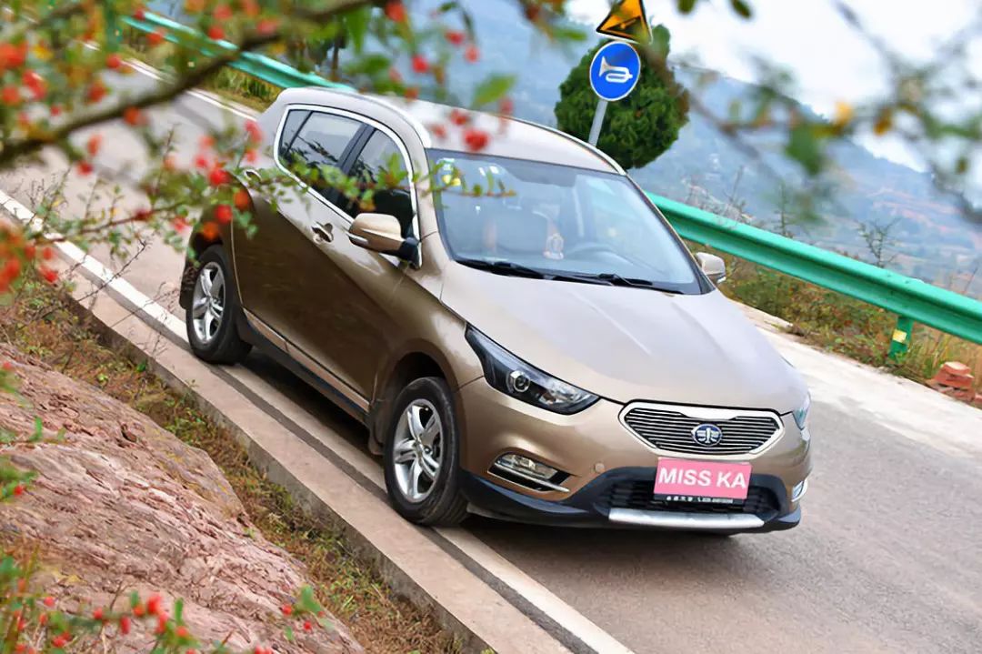 所有车主，低配不够好吗？奶爸车主sayno：就是看中了骏派D60的外观靓，好开省油，四年零事故，技术好车子稳