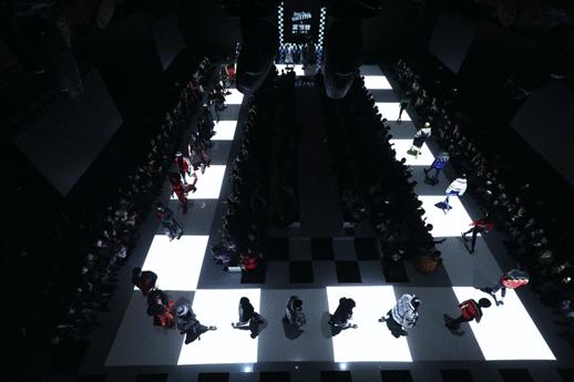 李宇春最新短款羽绒服,李宇春同款羽绒服长款