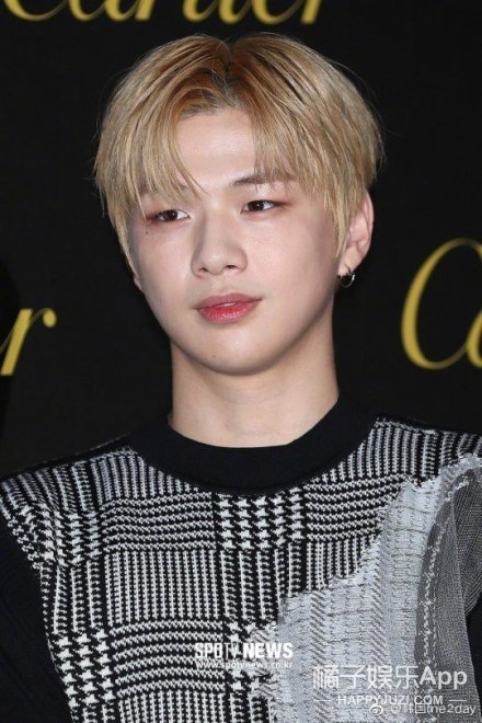 韩国偶像听华晨宇南屏晚钟,韩国爱豆唱华晨宇