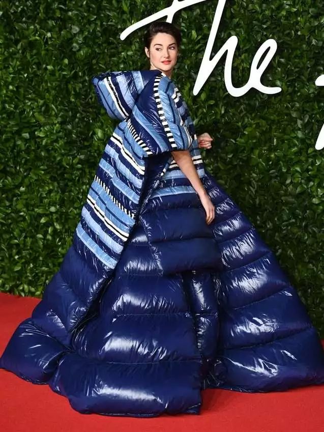 羽绒服4种穿搭技巧男,4种穿法红色大码羽绒服