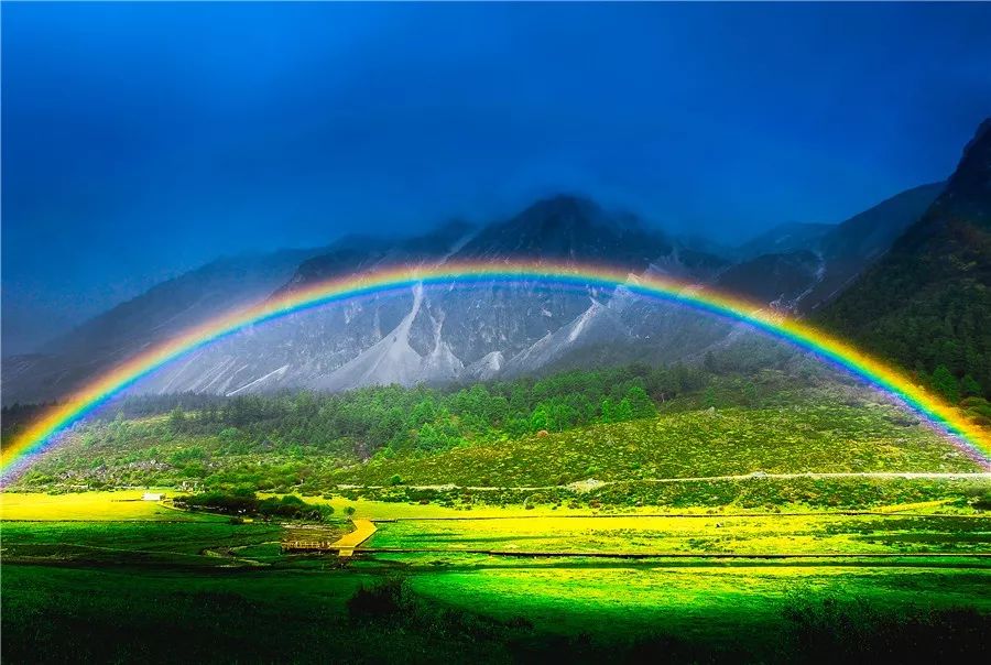 四川省稻城亚丁风景区旅游攻略,稻城亚丁旅游攻略文档