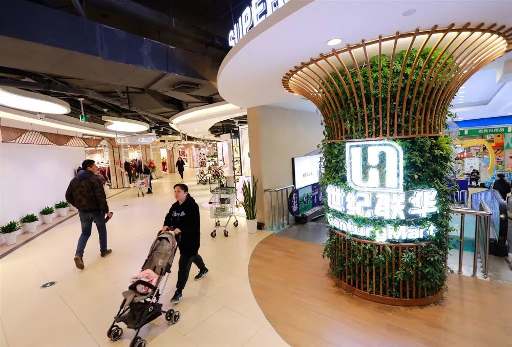 地铁站直通购物中心,地铁直达的购物广场