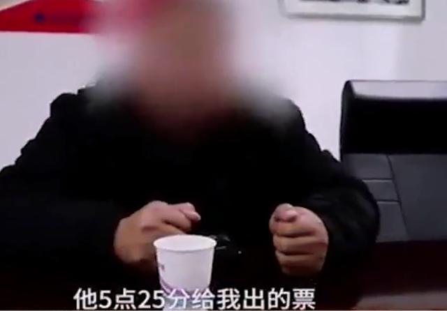 20元买彩票中500万大奖视频,一市民买彩票中4651万元领奖了吗