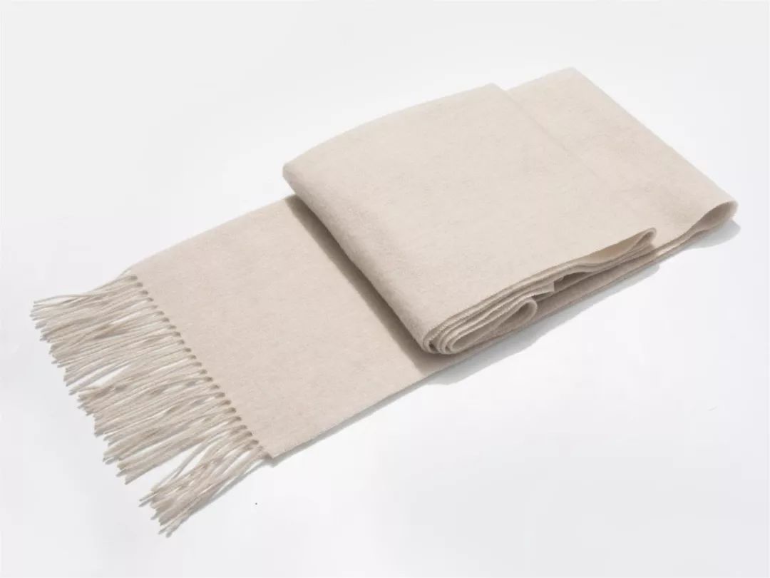 冬日保暖穿搭神器,提升穿搭氛围感的秋冬围巾推荐