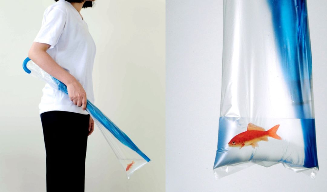 这个遥控器叫“挤粉刺”，按的时候就像我们在挤自己的青春痘