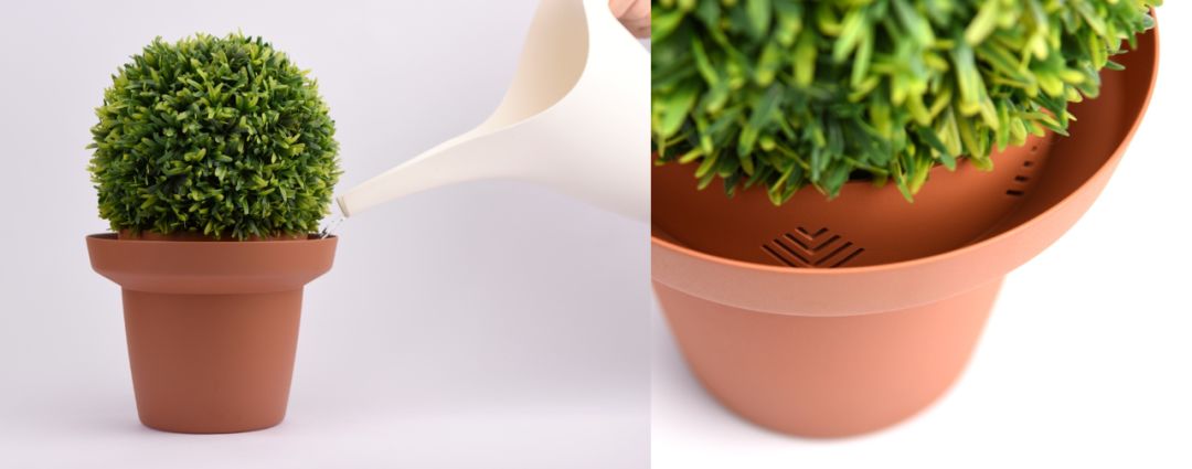 这个遥控器叫“挤粉刺”，按的时候就像我们在挤自己的青春痘