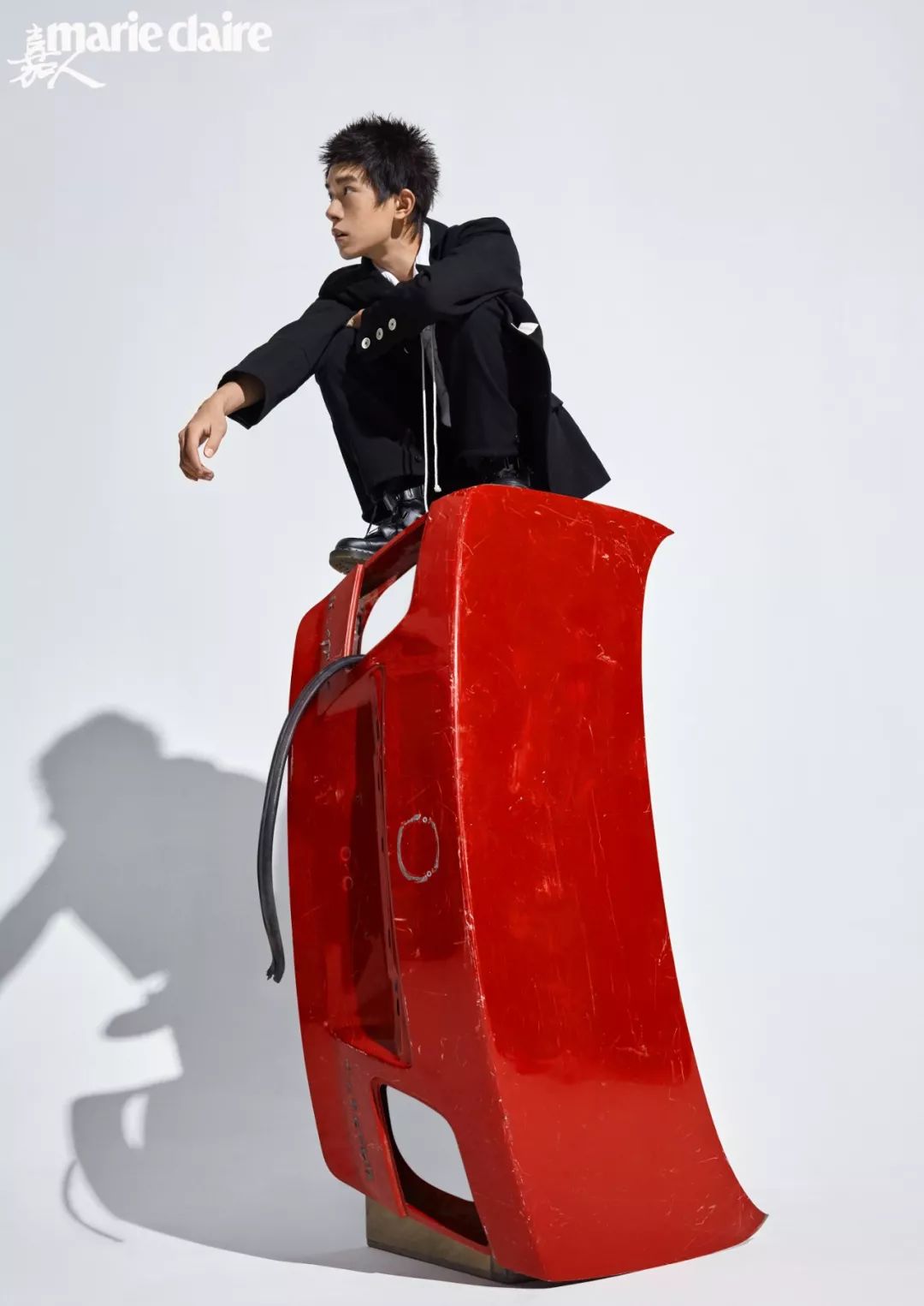 易烊千玺和王俊凯拍视频开盲盒,易烊千玺和王俊凯拆盲盒