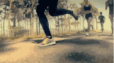 日本人吃饭都不穿鞋，熏死人了！这双耗时3年的黑科技银离子袜，美白润肤自发热，穿7天都不臭脚