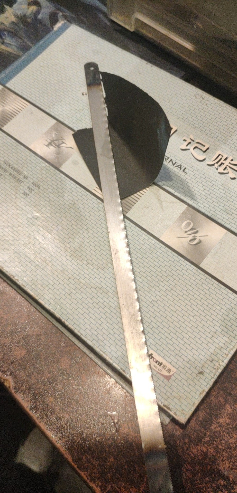 鱼竿被502胶水粘住拉不出来怎么办,鱼竿破裂最好的修复方法