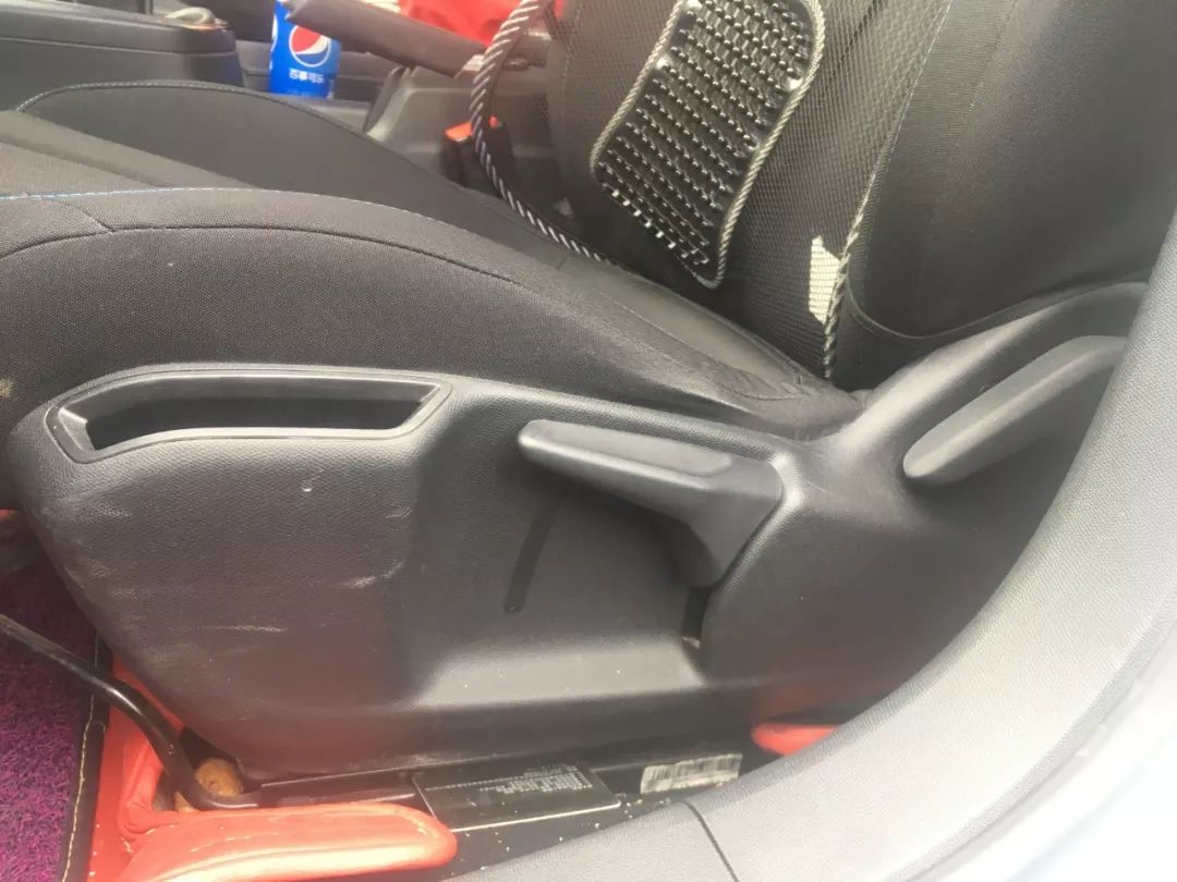 因《的士速递》买了省油能装的标致308！操控稳如狗，开起来像跑车？车主却揭开“辛酸”秘密...