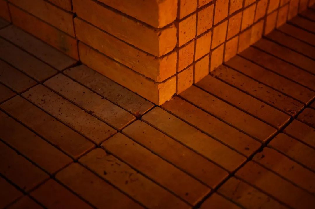 30岁入选福布斯的设计怪咖，竟把“按摩房”做成了冥想佛堂