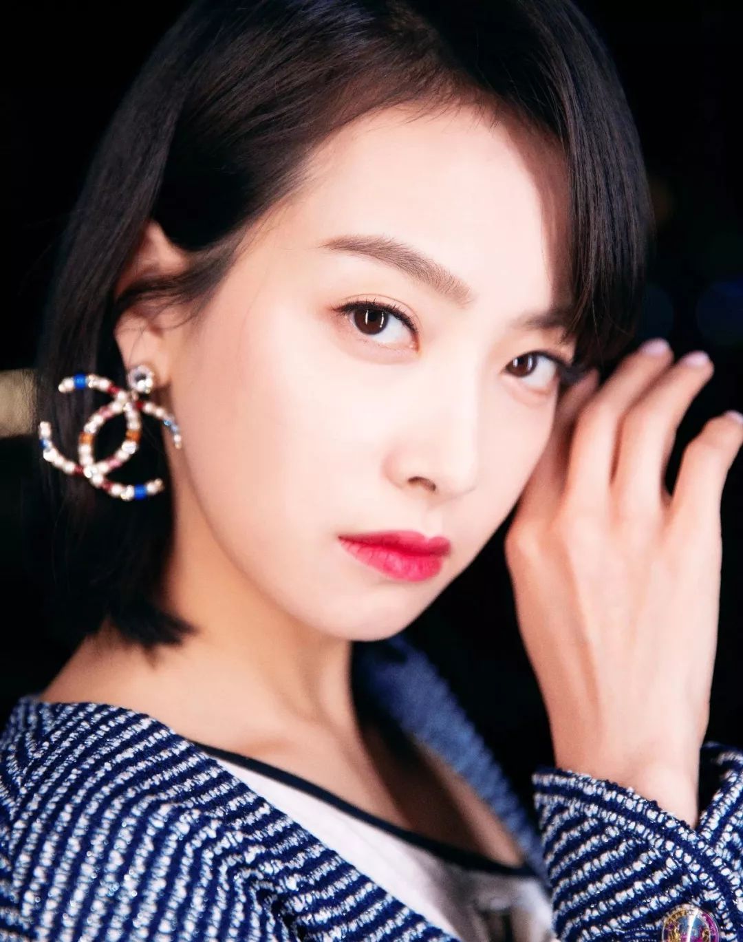 羡慕霉霉的30岁，涂上红唇就能美成全场最佳