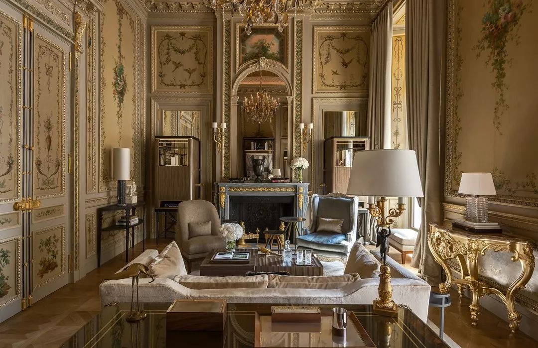 住了个RMB12,000一晚的宫殿酒店|我把能偷的都偷回家了