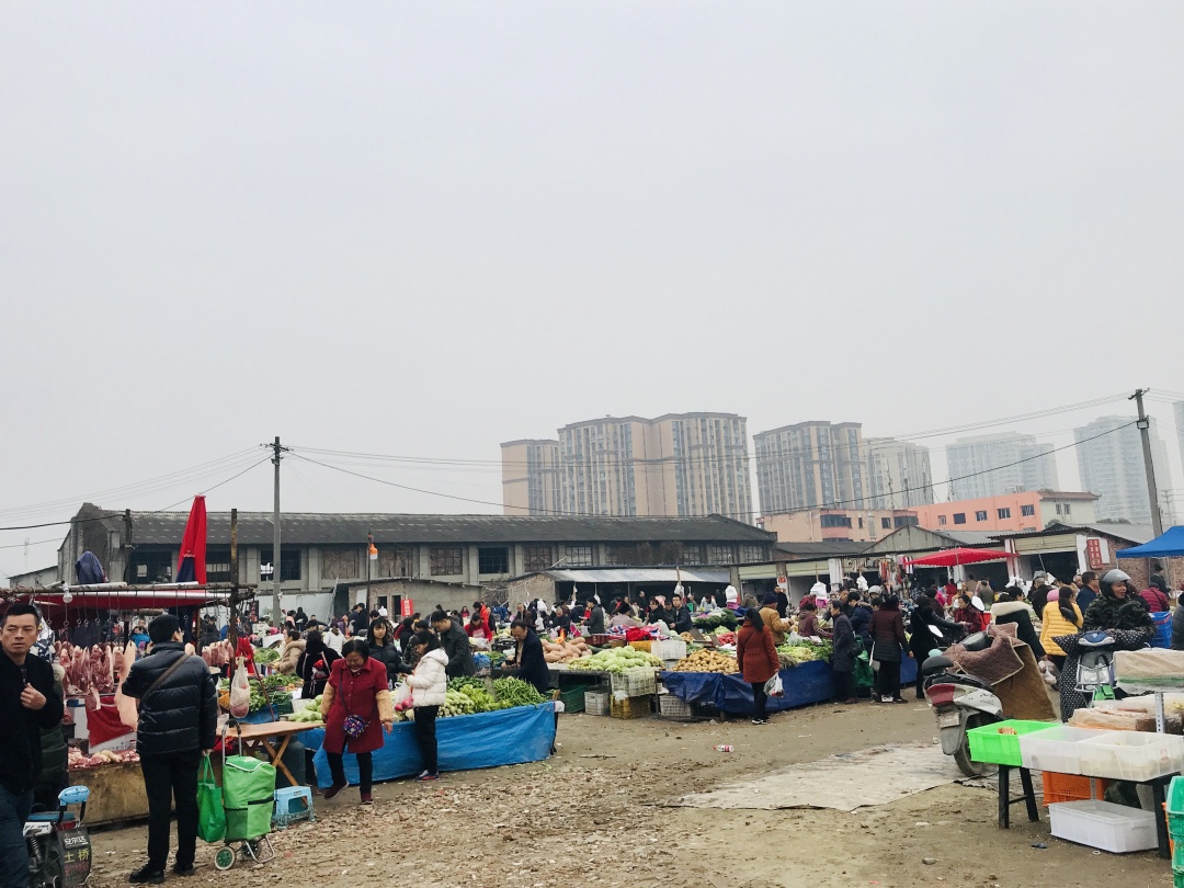 乱哄哄的集市,乱逛市场