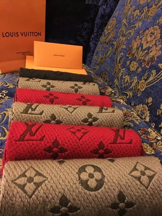 最新lv围巾真假鉴别方法,lv围巾真假辨别最快的方法