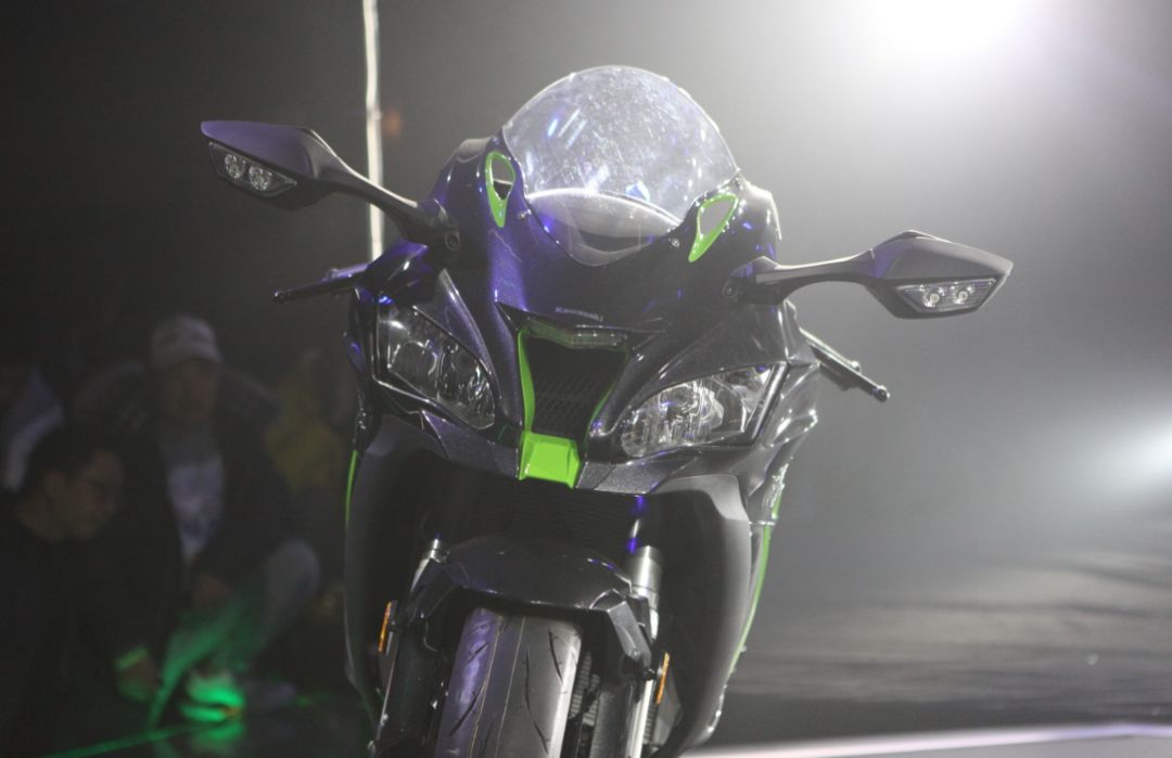 最新川崎zx10r评测,川崎zx-10r2021款摩旅