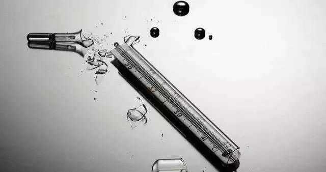 如果水银体温计摔破咋办,水银体温计打碎在地上怎么处理