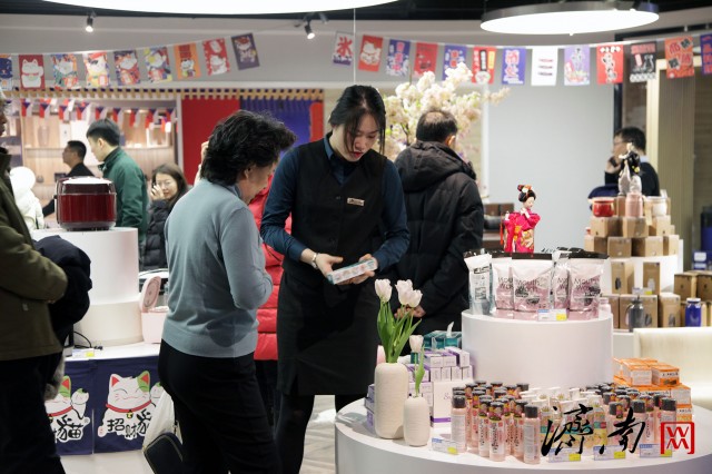 绿地全球贸易进博会展馆,济南绿地全球贸易港今天消息