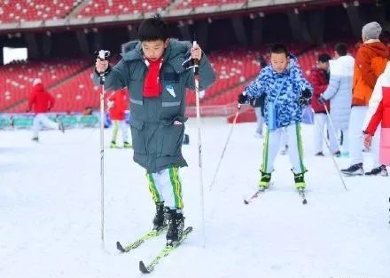 鸟巢欢乐冰雪季门票滑雪圈,鸟巢欢乐冰雪季开幕
