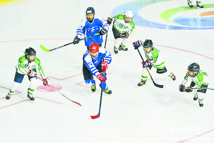 河北冰雪游活力迸发,100万青少年上冰雪活动正式启幕