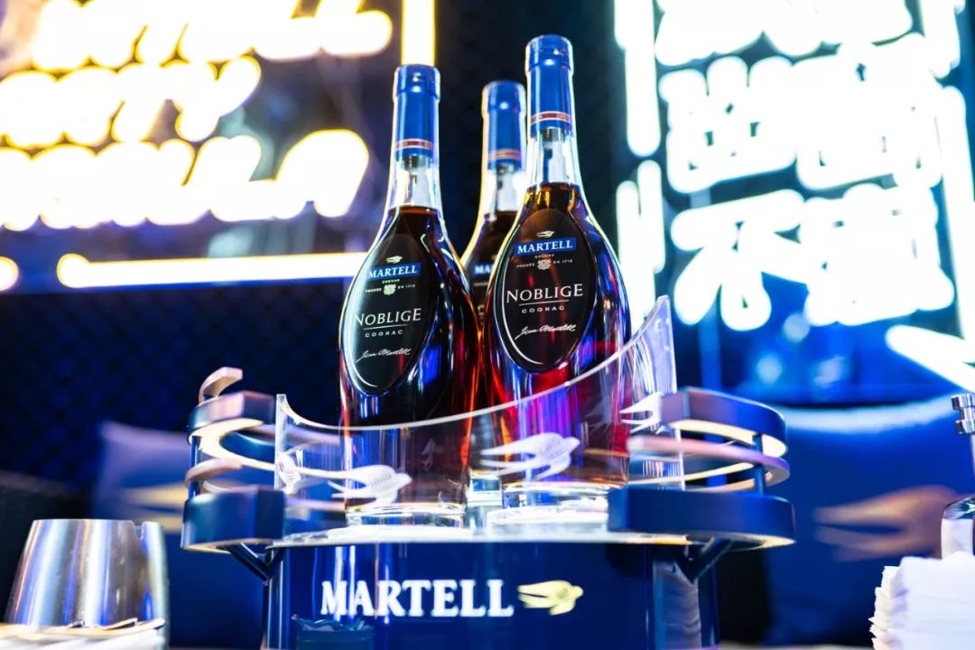 这些名流明星办的派对，也太惊人了吧